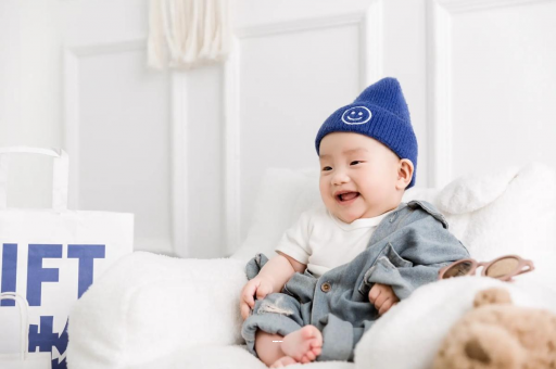 莱芜五个月宝宝拇指内扣